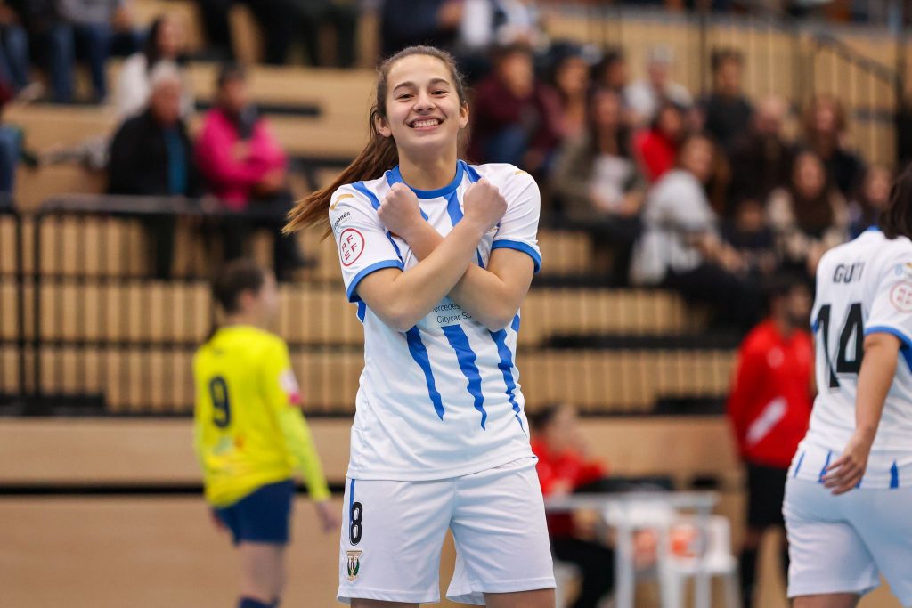 María Barcelona celebra uno de sus goles con el Leganés FSF ante el Teldeportivo